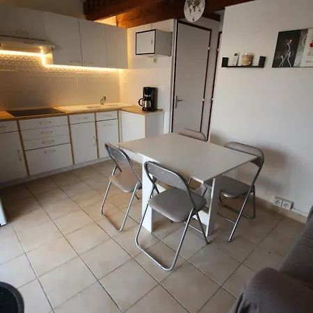 Villa Maison De Vacances, 4 A 5 Couchages, Cuisine Sejour Climatise Dans Avec Piscine, Les Jardins De Portiragnes, 500m De La Mer, Lrjp31