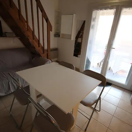Villa Maison De Vacances, 4 A 5 Couchages, Cuisine Sejour Climatise Dans Avec Piscine, Les Jardins De Portiragnes, 500m De La Mer, Lrjp31