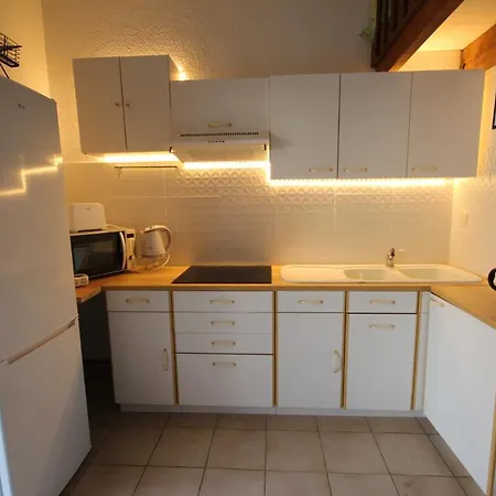 Maison De Vacances, 4 A 5 Couchages, Cuisine Sejour Climatise Dans Avec Piscine, Les Jardins De Portiragnes, 500m De La Mer, Lrjp31 *
