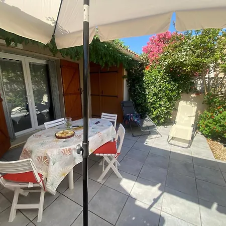 Maison De Vacances, 4 A 5 Couchages, Cuisine Sejour Climatise Dans Avec Piscine, Les Jardins De Portiragnes, 500m De La Mer, Lrjp31 *