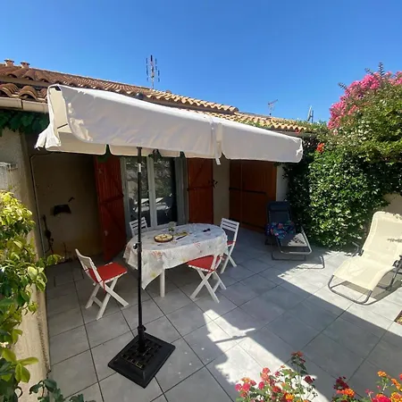 Maison De Vacances, 4 A 5 Couchages, Cuisine Sejour Climatise Dans Avec Piscine, Les Jardins De Portiragnes, 500m De La Mer, Lrjp31 *